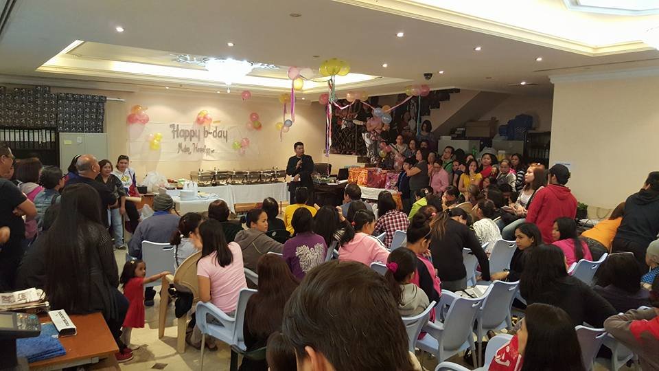 The happiest faces of OFWs stayign at Hateen shelter is more than enough gift for anyone who sees their situation.