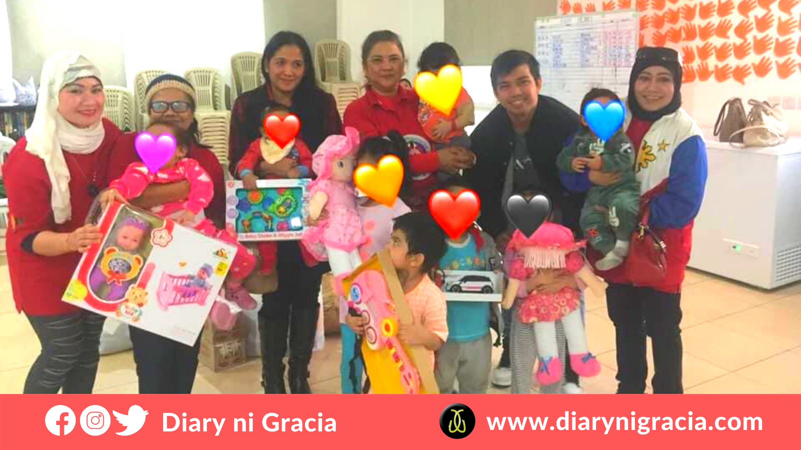 Surprise gift-giving to 11 children by IWOK Surprise gift-giving to 11 children by IWOK